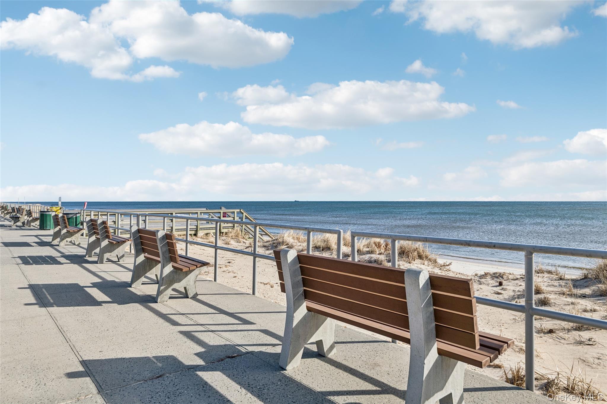 Condo Greentree  Suffolk County, NY 11967, MLS-955814-33