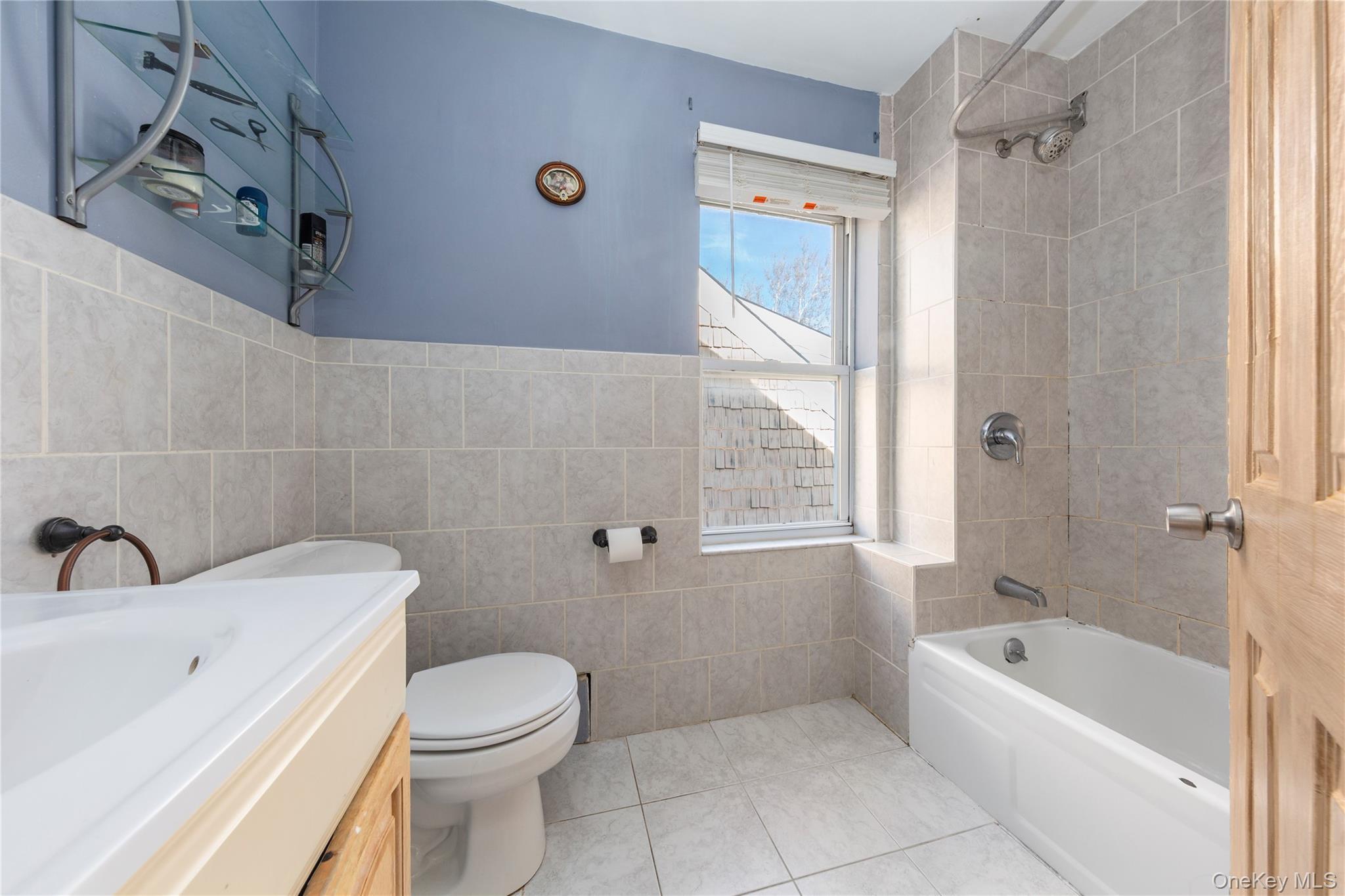 Single Family 73rd  Queens, NY 11370, MLS-955841-18