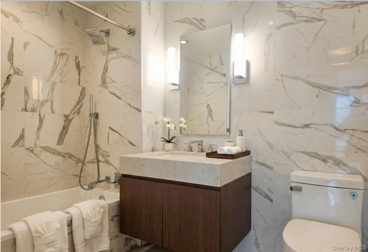 Condo 39th  Queens, NY 11354, MLS-955889-8