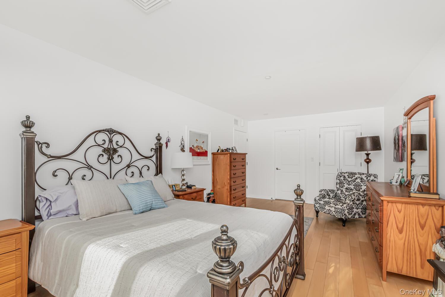 Condo Outlook  Bronx, NY 10465, MLS-955911-9