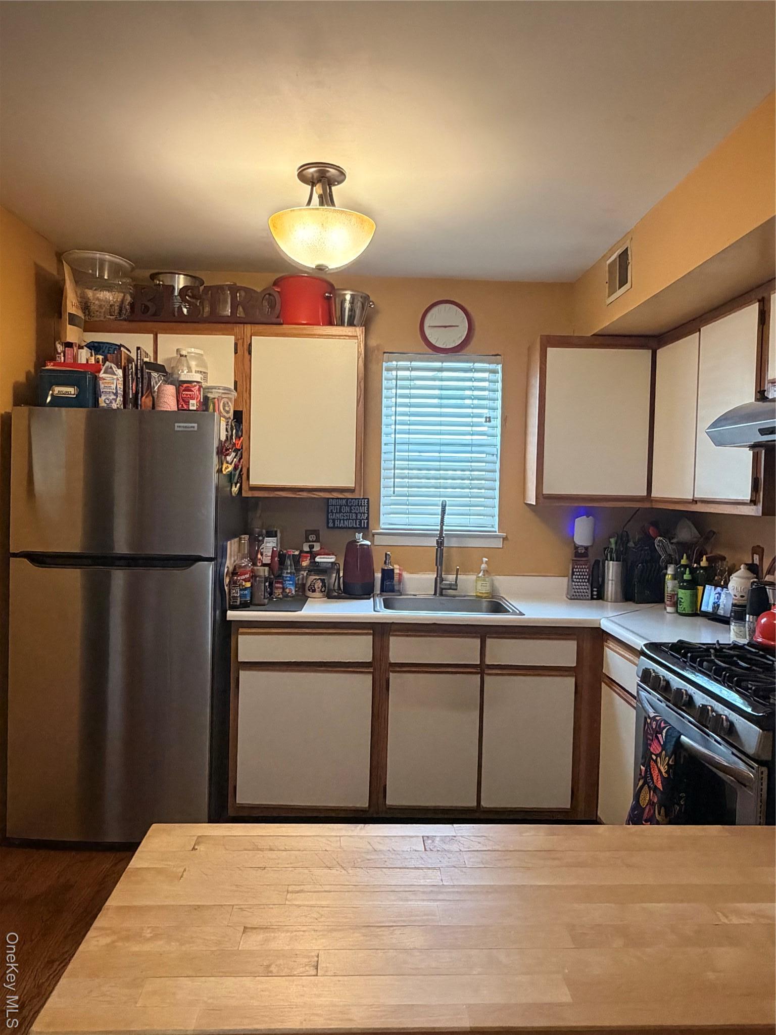 Condo Schleigel Suffolk County, NY 11701, MLS-955950-14