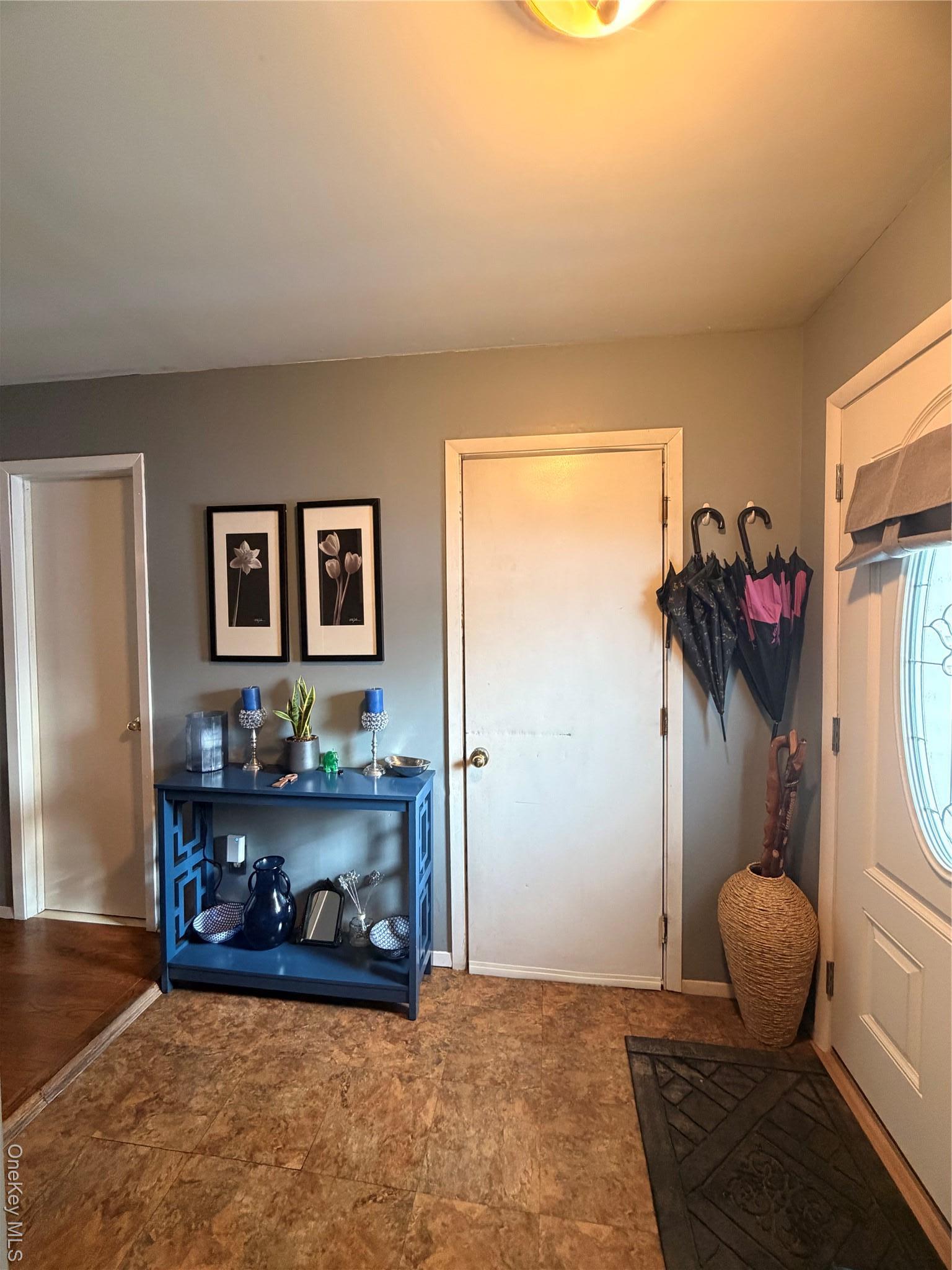 Condo Schleigel Suffolk County, NY 11701, MLS-955950-2