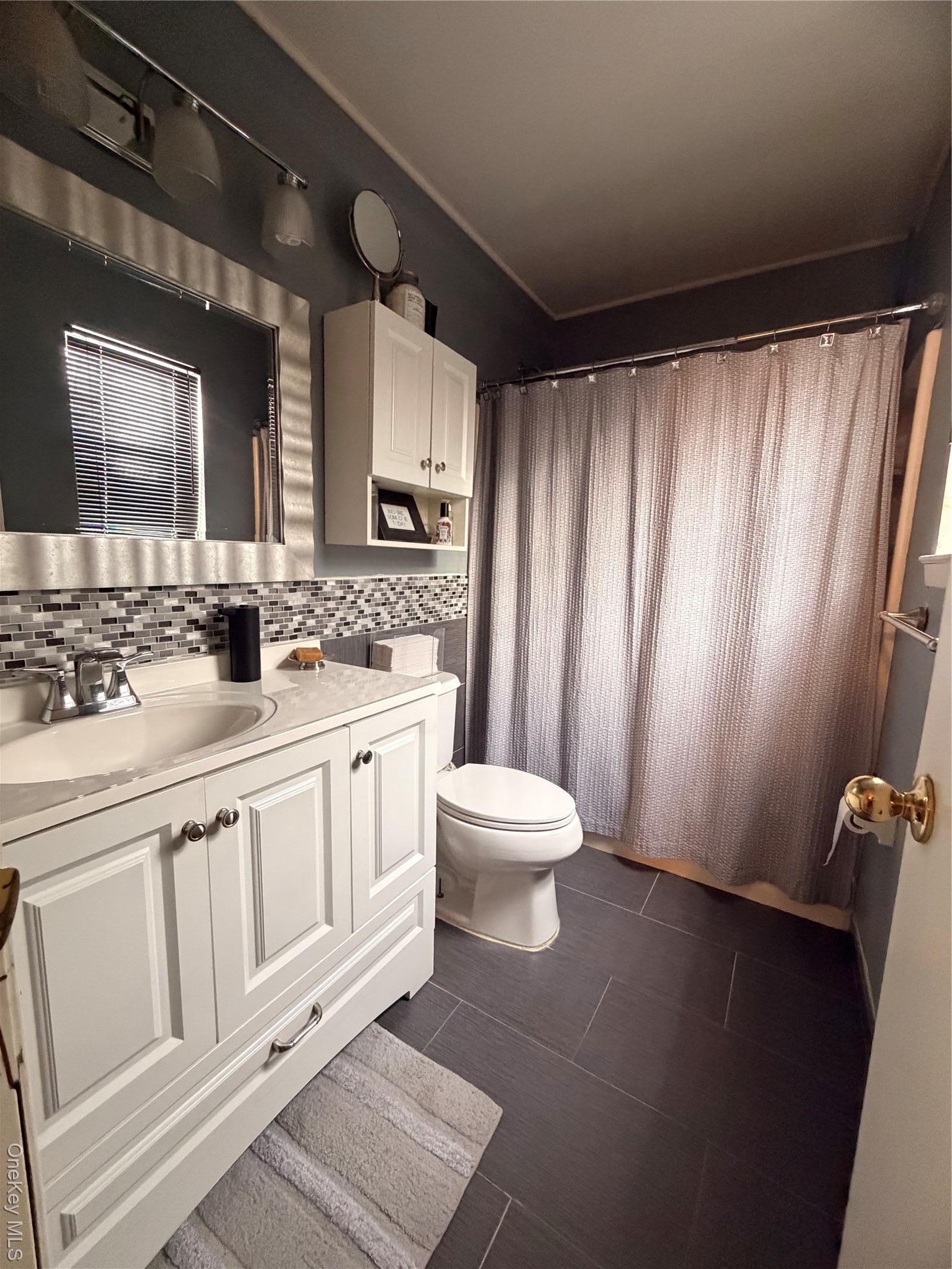 Condo Schleigel Suffolk County, NY 11701, MLS-955950-21