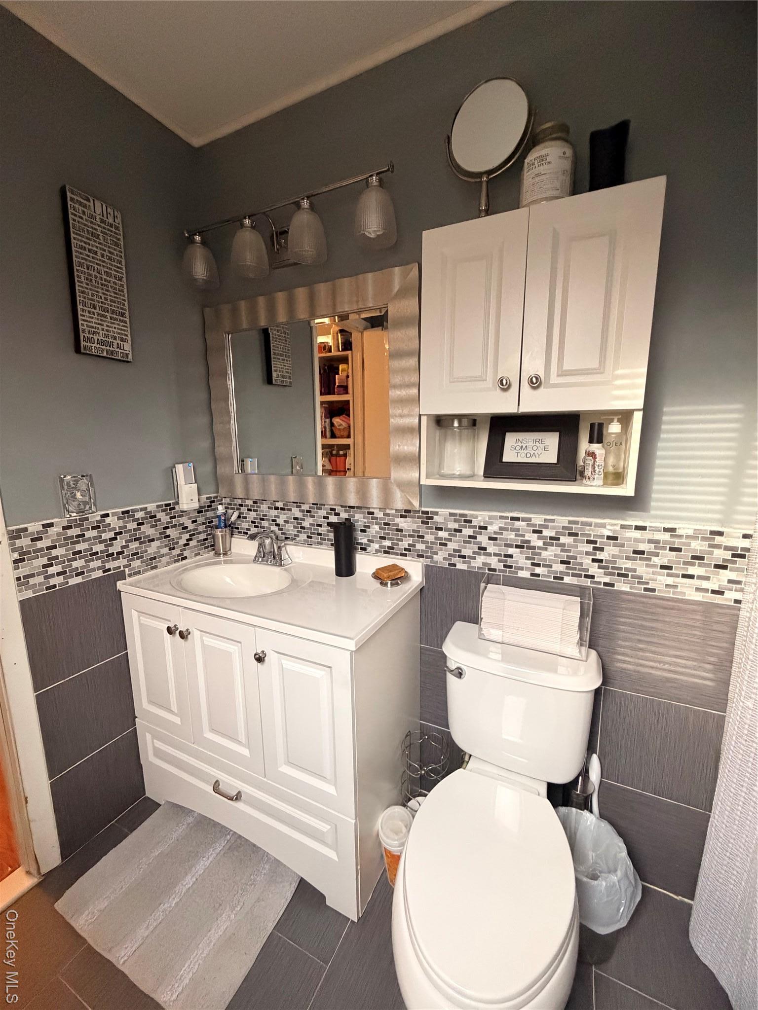 Condo Schleigel Suffolk County, NY 11701, MLS-955950-23