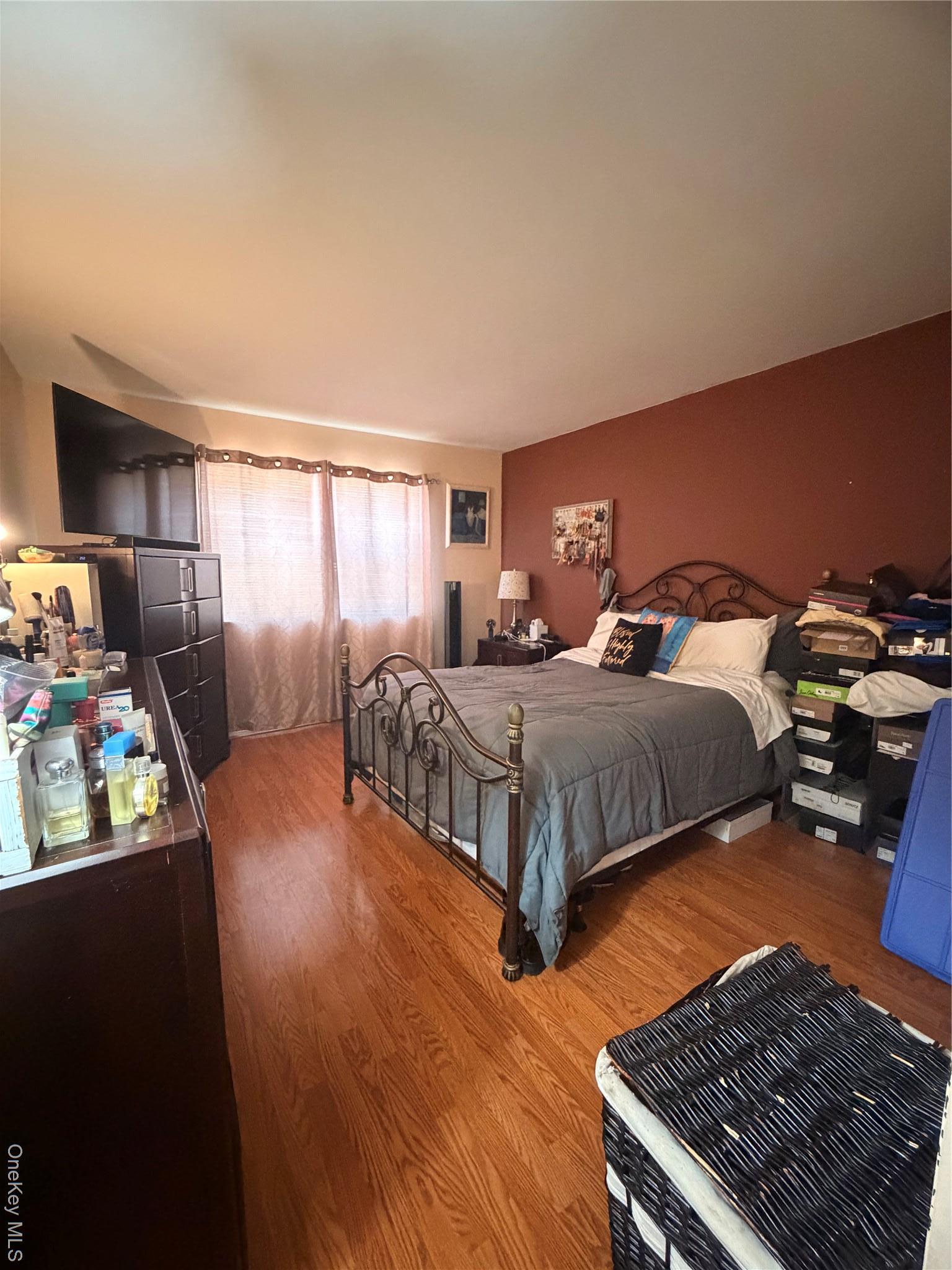 Condo Schleigel Suffolk County, NY 11701, MLS-955950-24