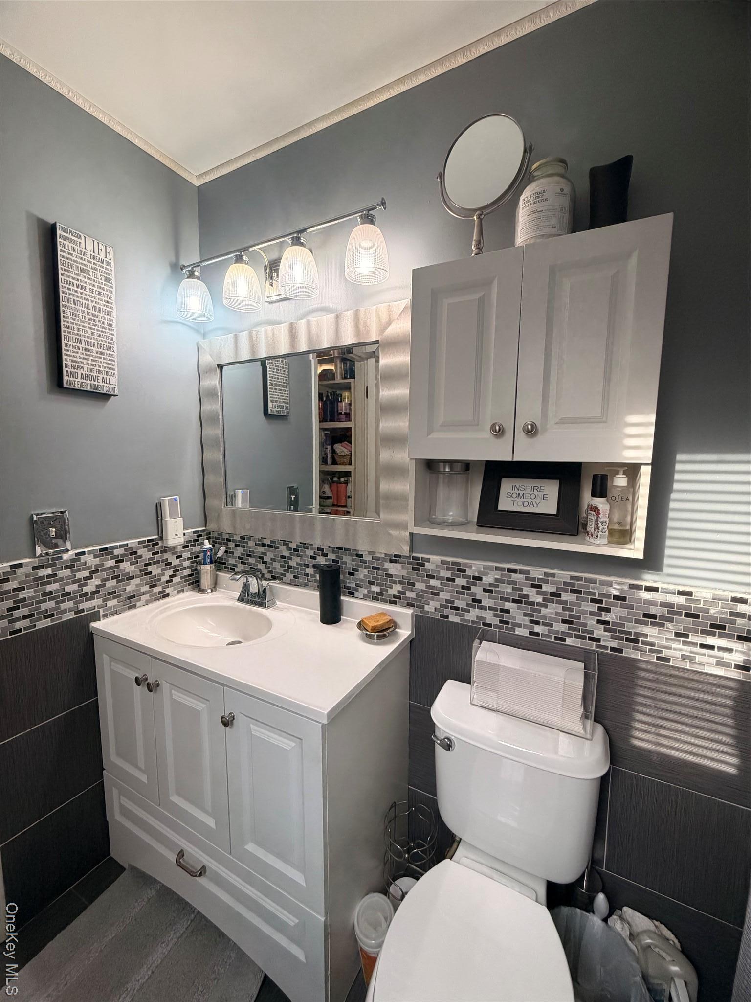 Condo Schleigel Suffolk County, NY 11701, MLS-955950-29