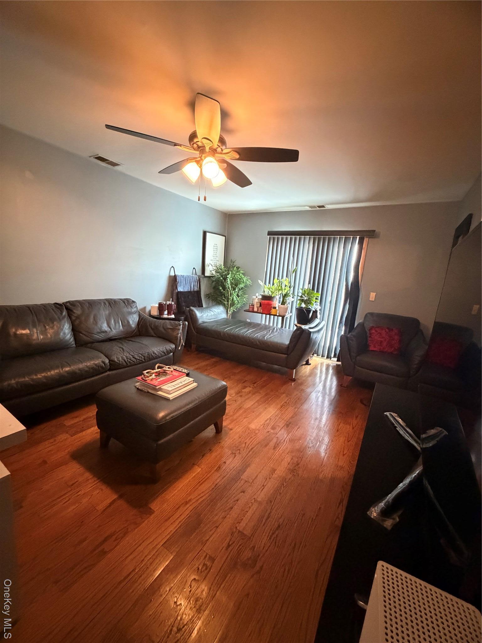 Condo Schleigel Suffolk County, NY 11701, MLS-955950-7