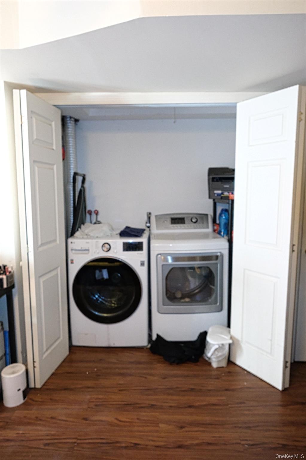 Single Family Collis  Bronx, NY 10465, MLS-955957-9