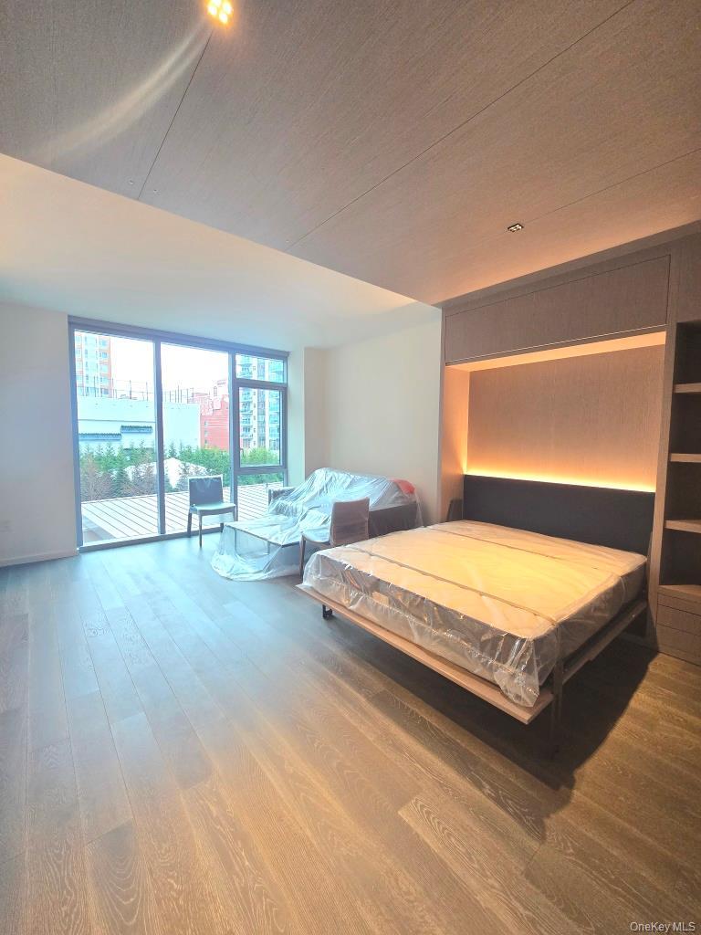 Condo 37th  Queens, NY 11354, MLS-955969-3