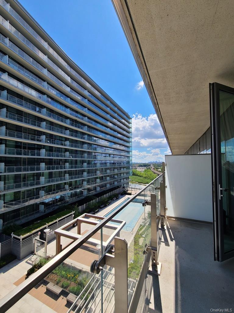 Condo 40th  Queens, NY 11354, MLS-955971-6