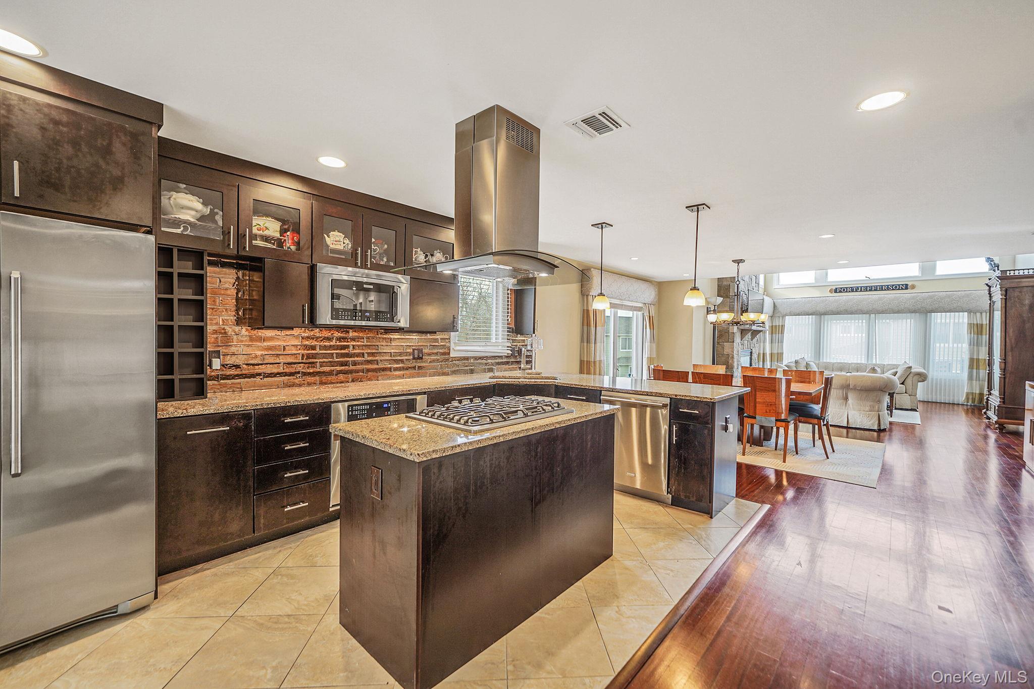 Condo Theresa  Suffolk County, NY 11777, MLS-956001-11