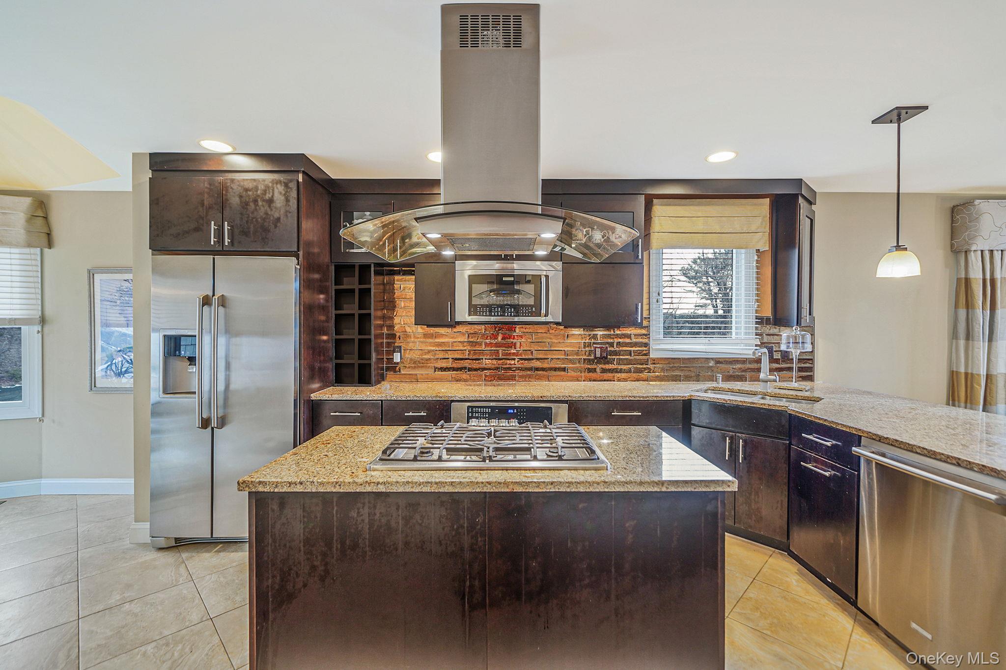 Condo Theresa  Suffolk County, NY 11777, MLS-956001-12