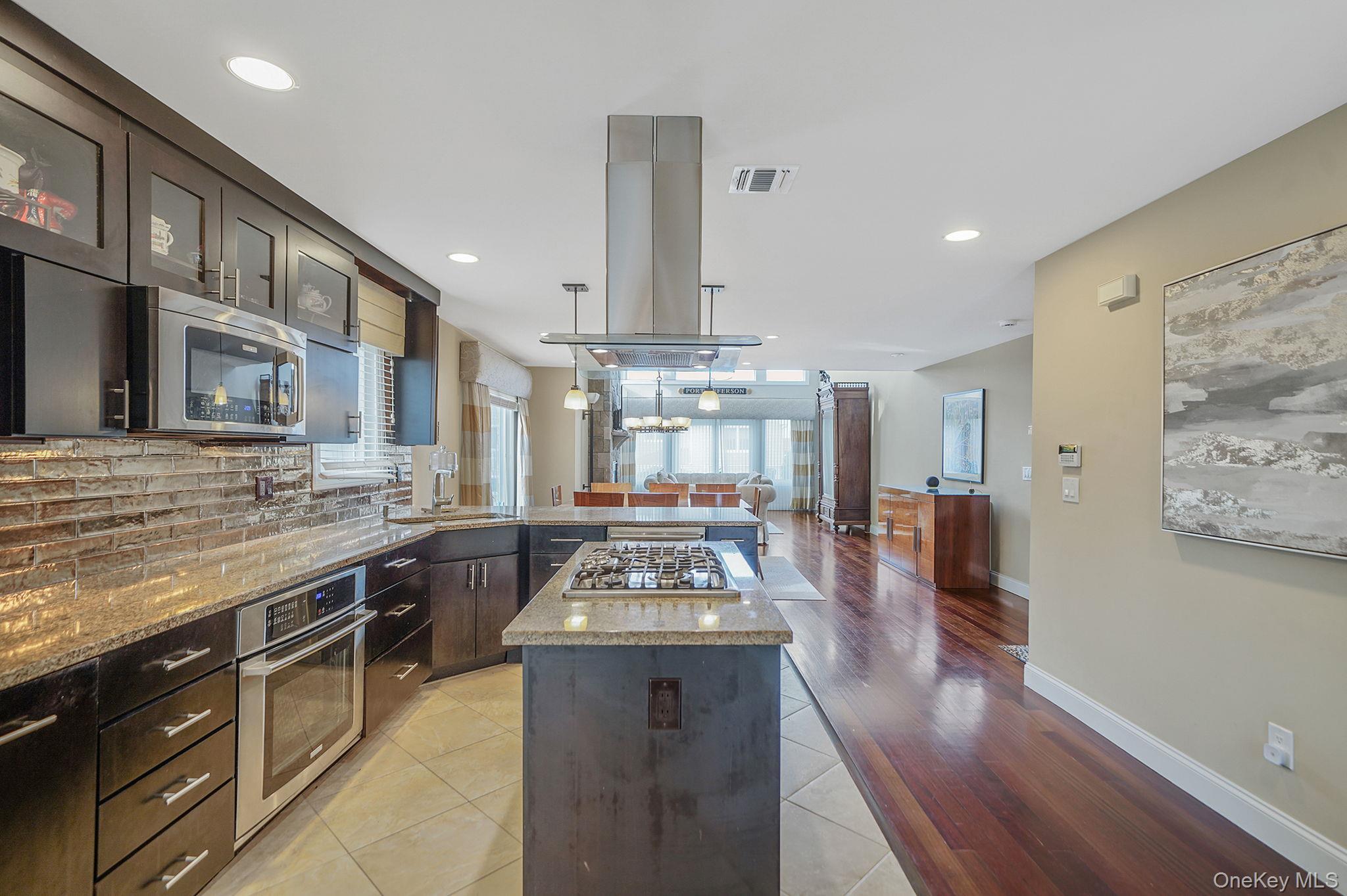 Condo Theresa  Suffolk County, NY 11777, MLS-956001-14