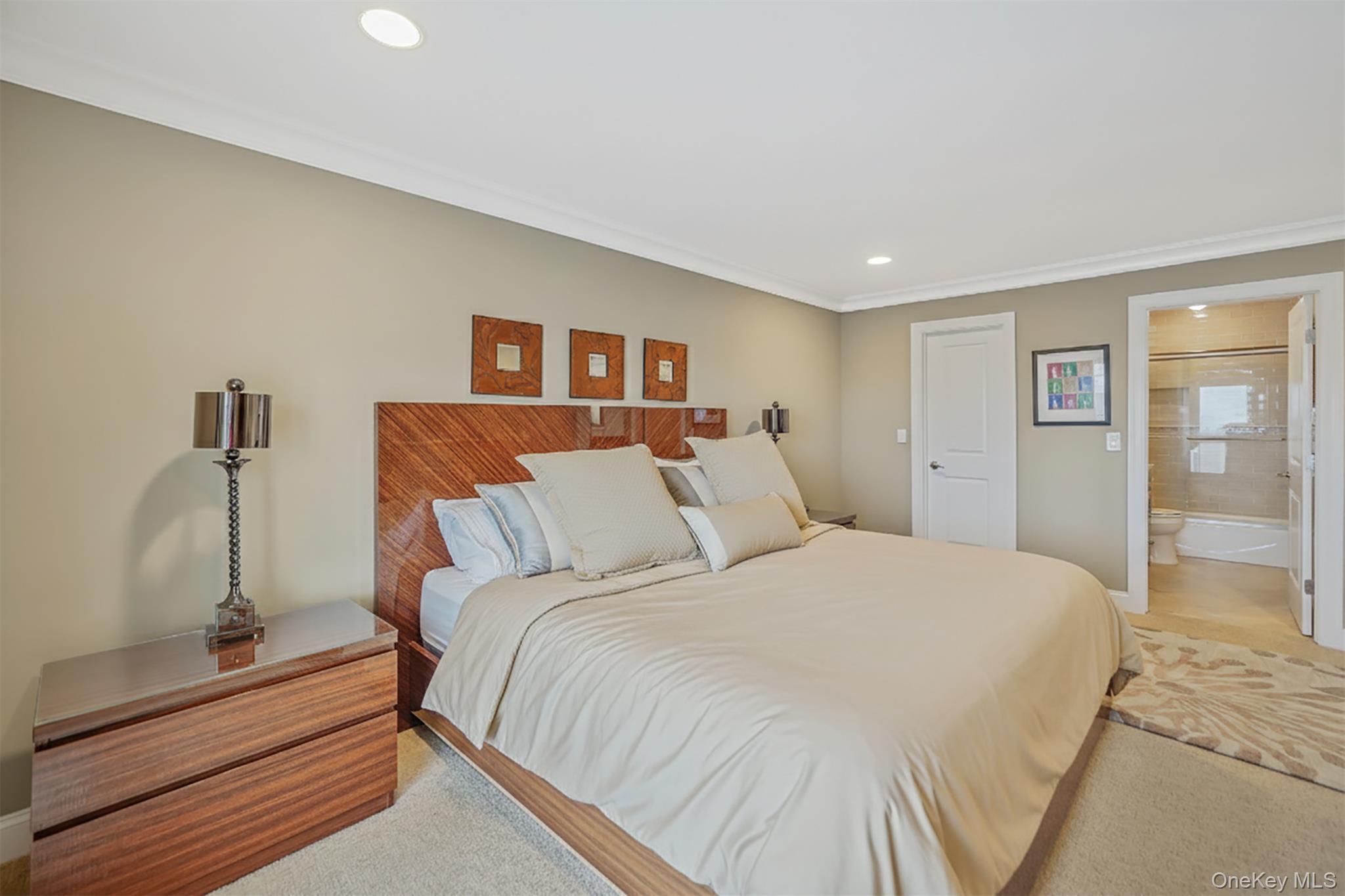 Condo Theresa  Suffolk County, NY 11777, MLS-956001-23