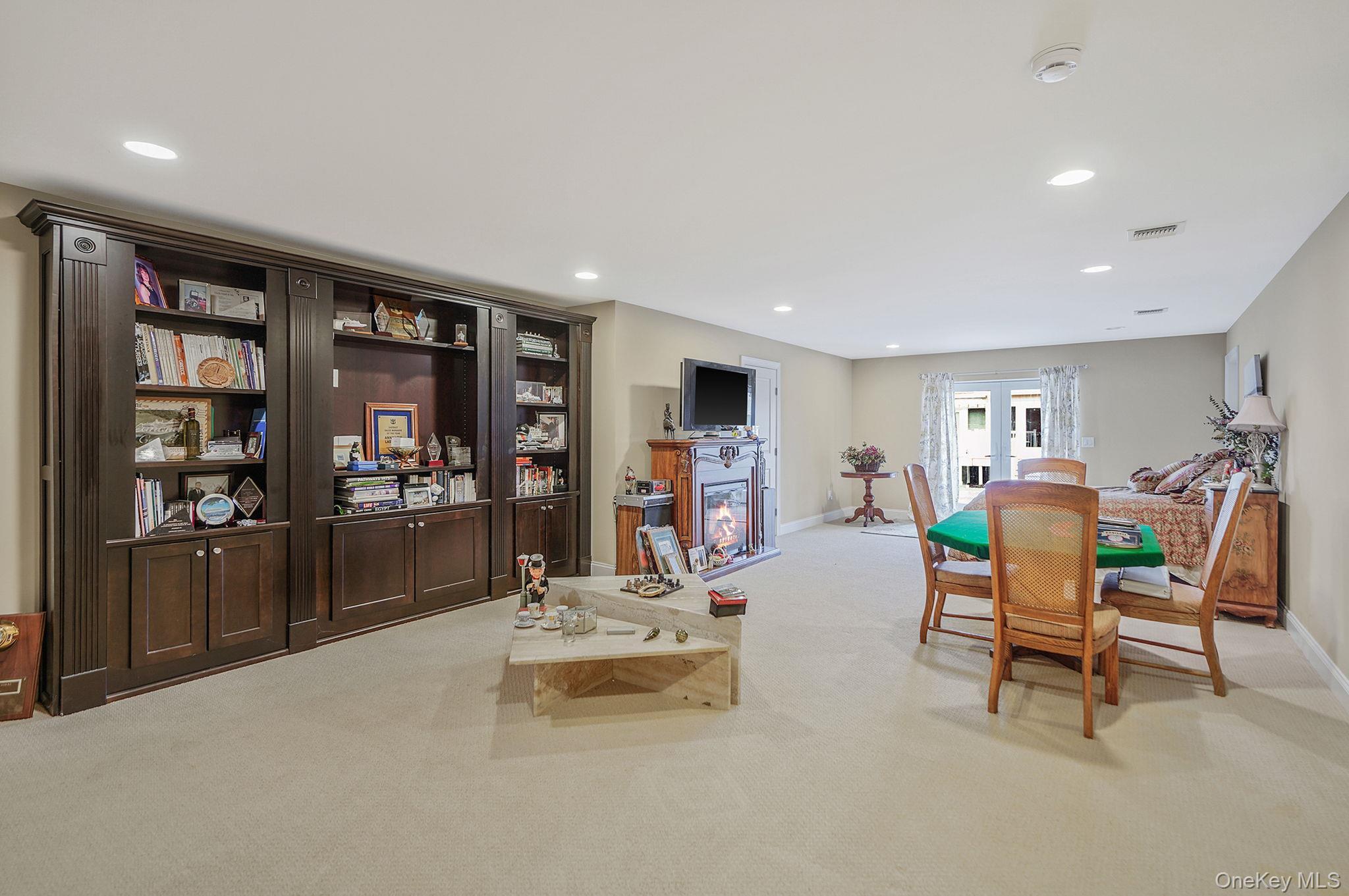 Condo Theresa  Suffolk County, NY 11777, MLS-956001-29