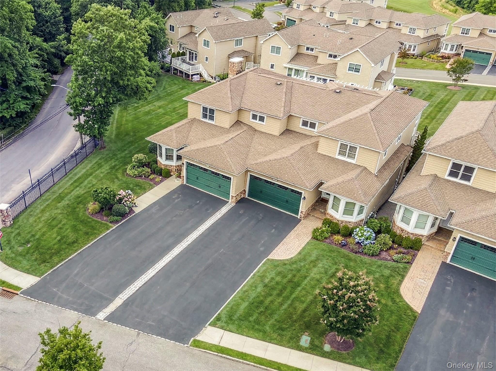 Condo Theresa  Suffolk County, NY 11777, MLS-956001-3