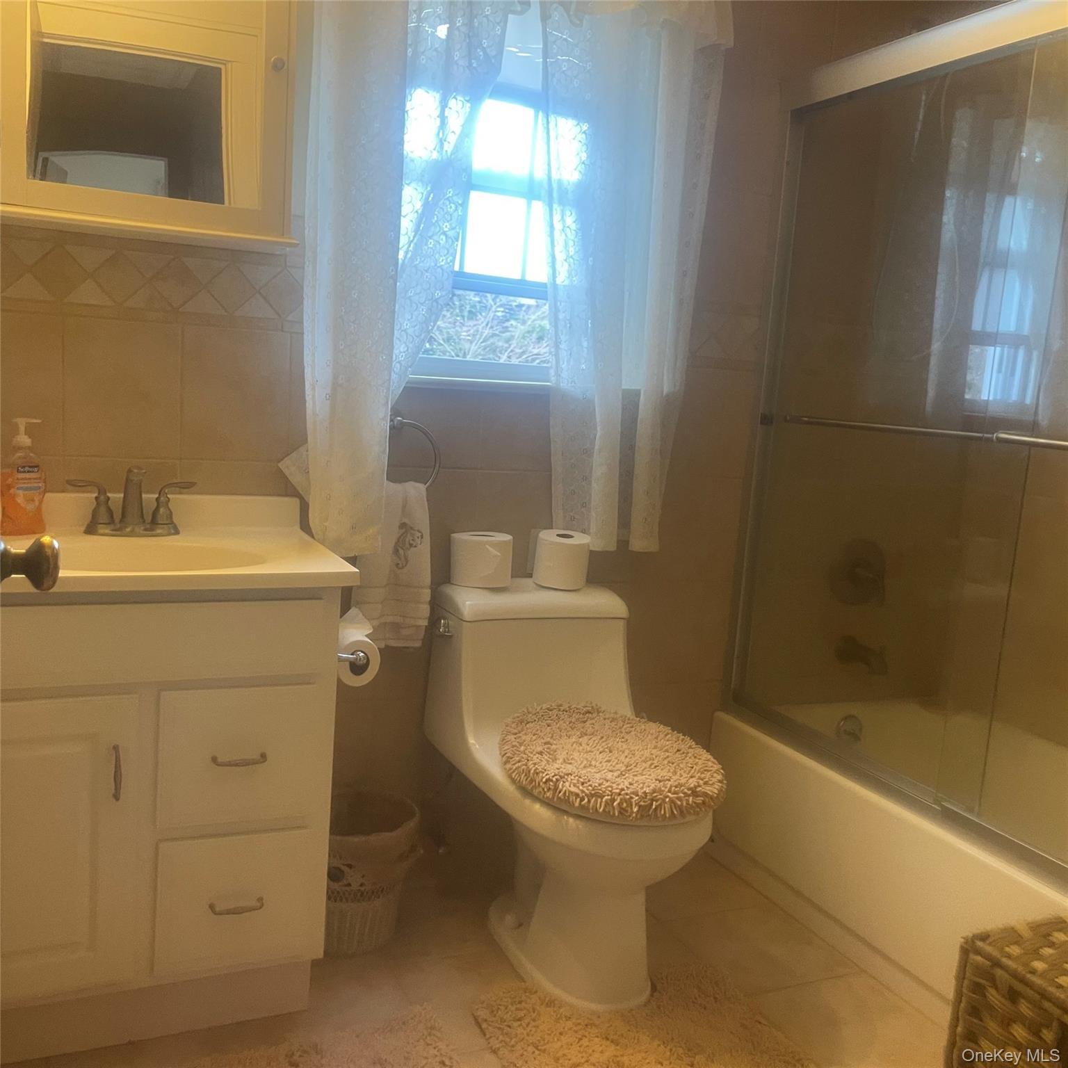 Single Family Eton  Nassau County, NY 11581, MLS-956027-26