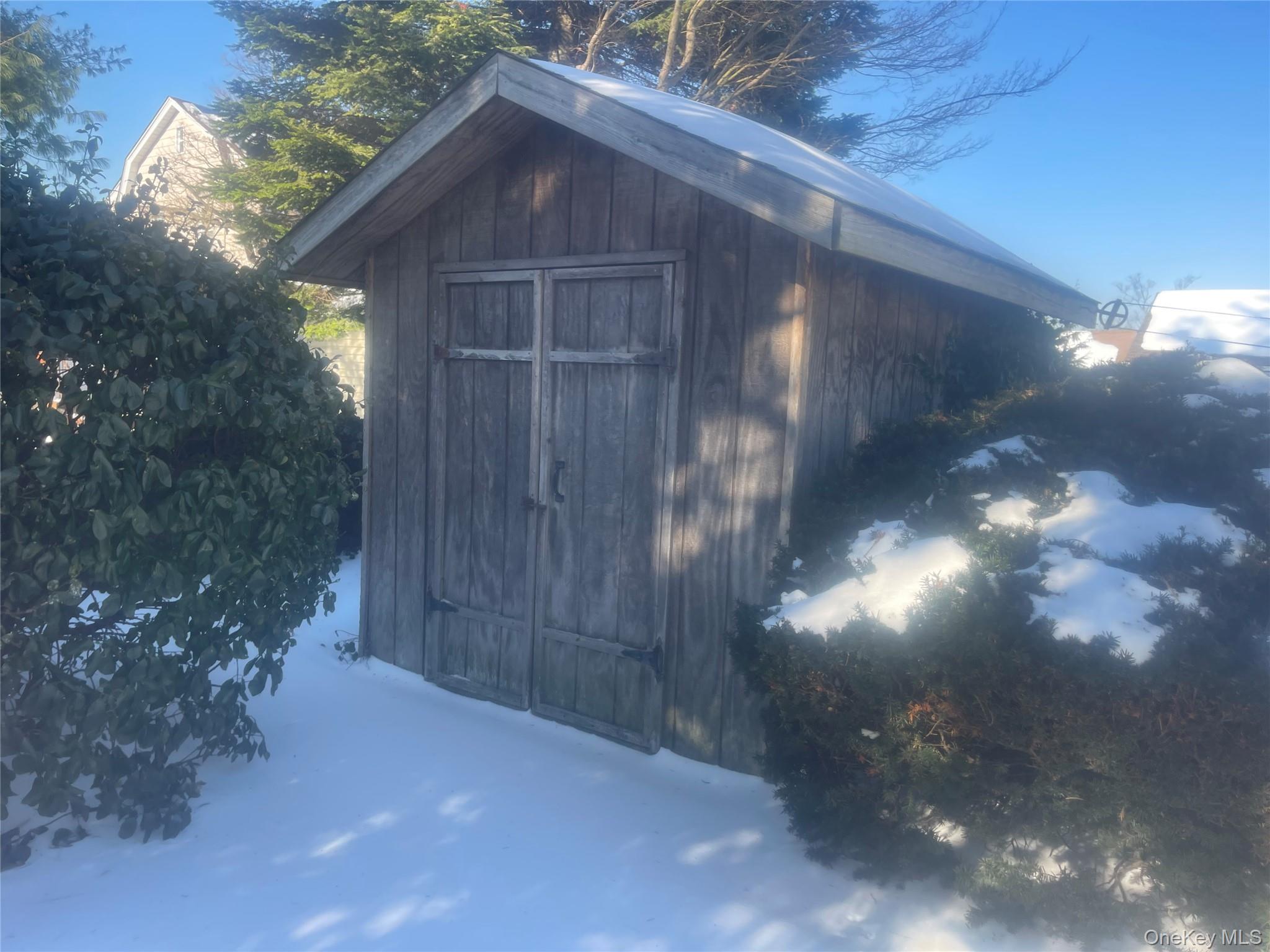 Single Family Eton  Nassau County, NY 11581, MLS-956027-31