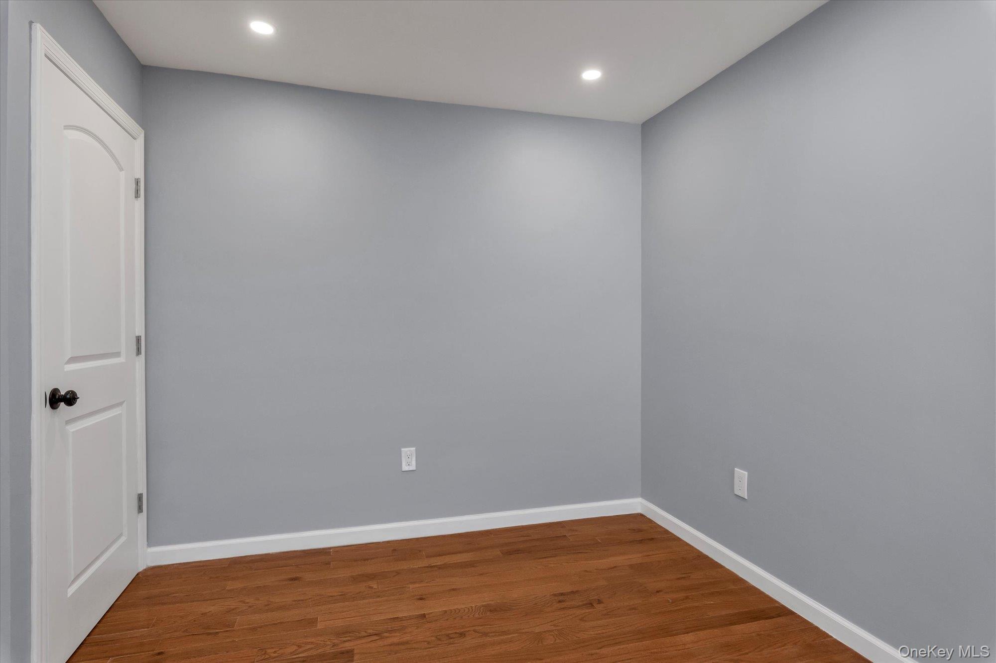 Single Family Nashville  Queens, NY 11413, MLS-956036-16