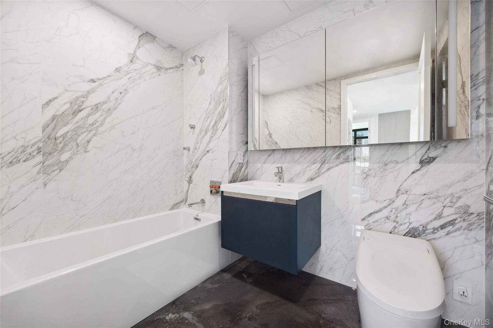 Condo Parsons  Queens, NY 11354, MLS-956062-25