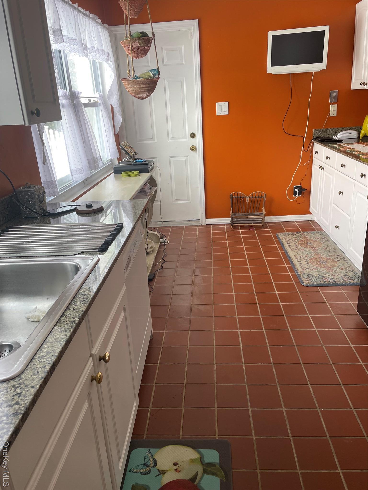 Single Family Maryland  Nassau County, NY 11520, MLS-956096-7