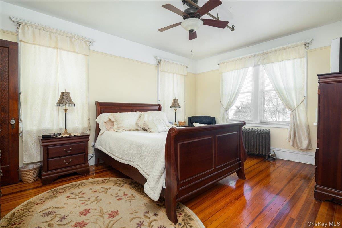 Single Family Beach 120th  Queens, NY 11694, MLS-956106-25