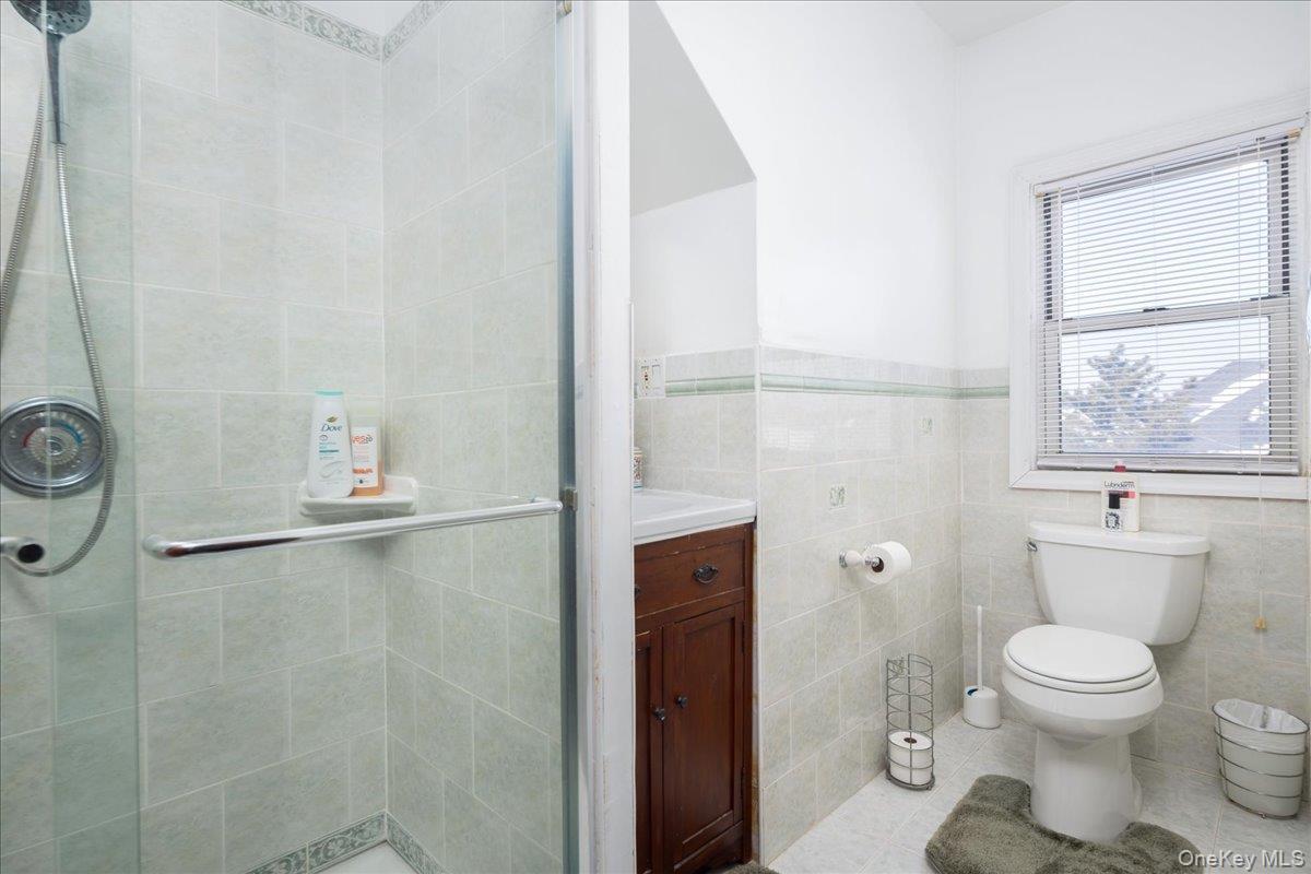 Single Family Beach 120th  Queens, NY 11694, MLS-956106-28