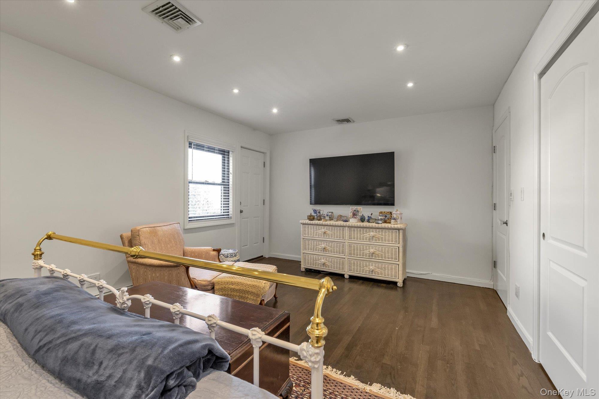 Coop Broadway Nassau County, NY 11557, MLS-956122-11