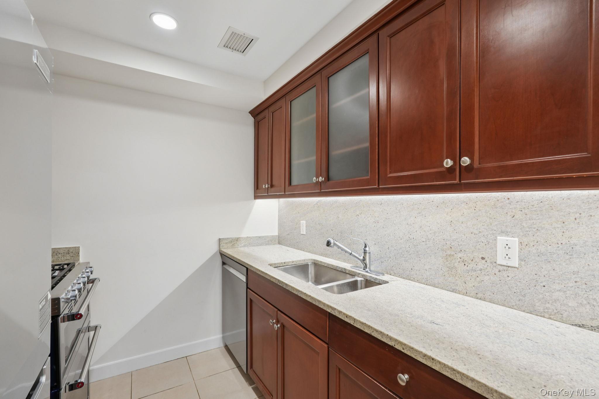 Condo City Westchester County, NY 10601, MLS-956147-11