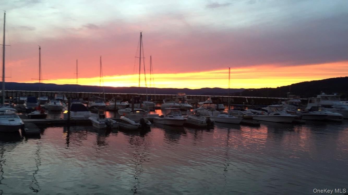 Condo Half Moon Bay Marina Westchester County, NY 10520, MLS-956158-18