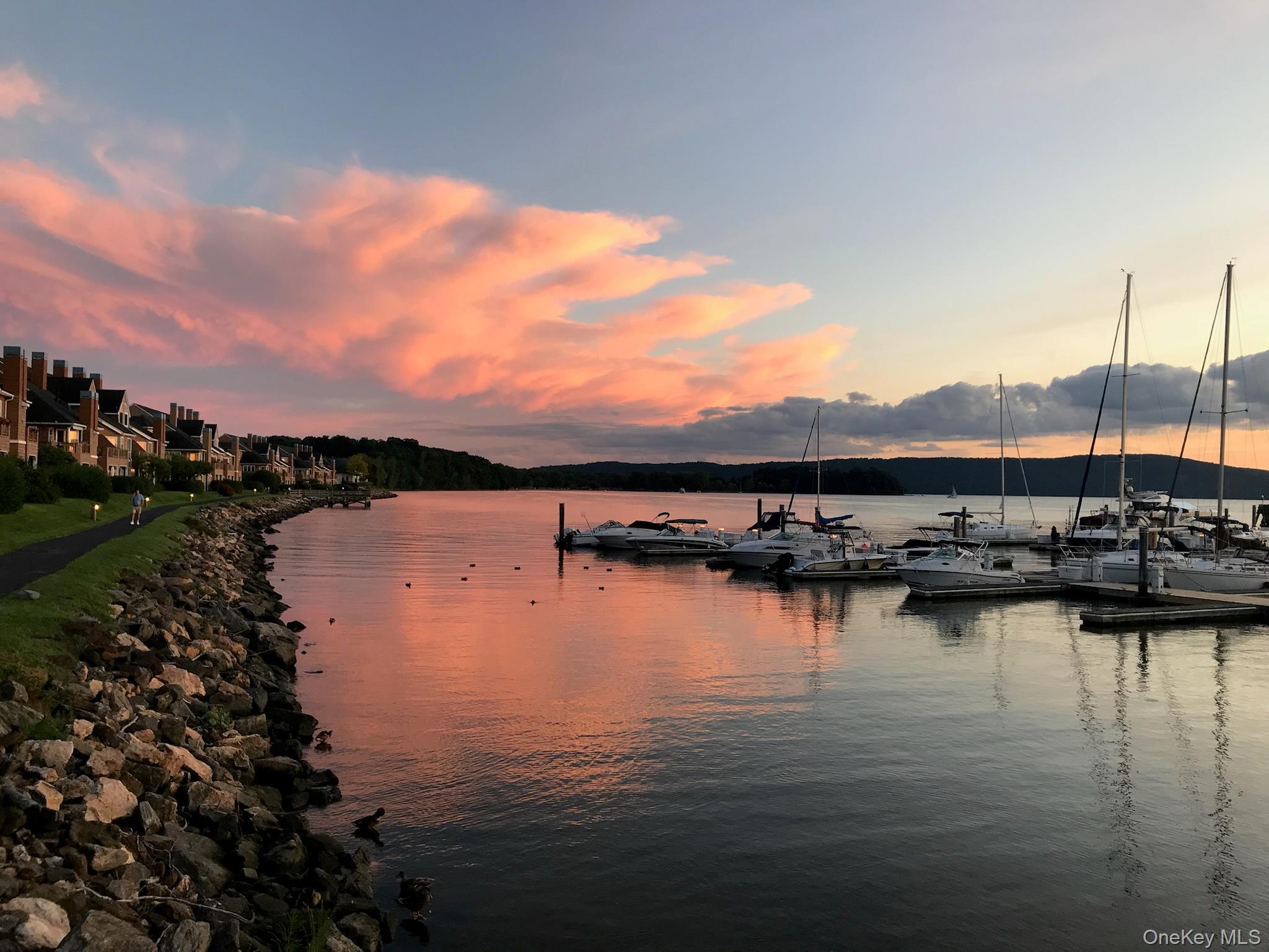 Condo Half Moon Bay Marina Westchester County, NY 10520, MLS-956158-19