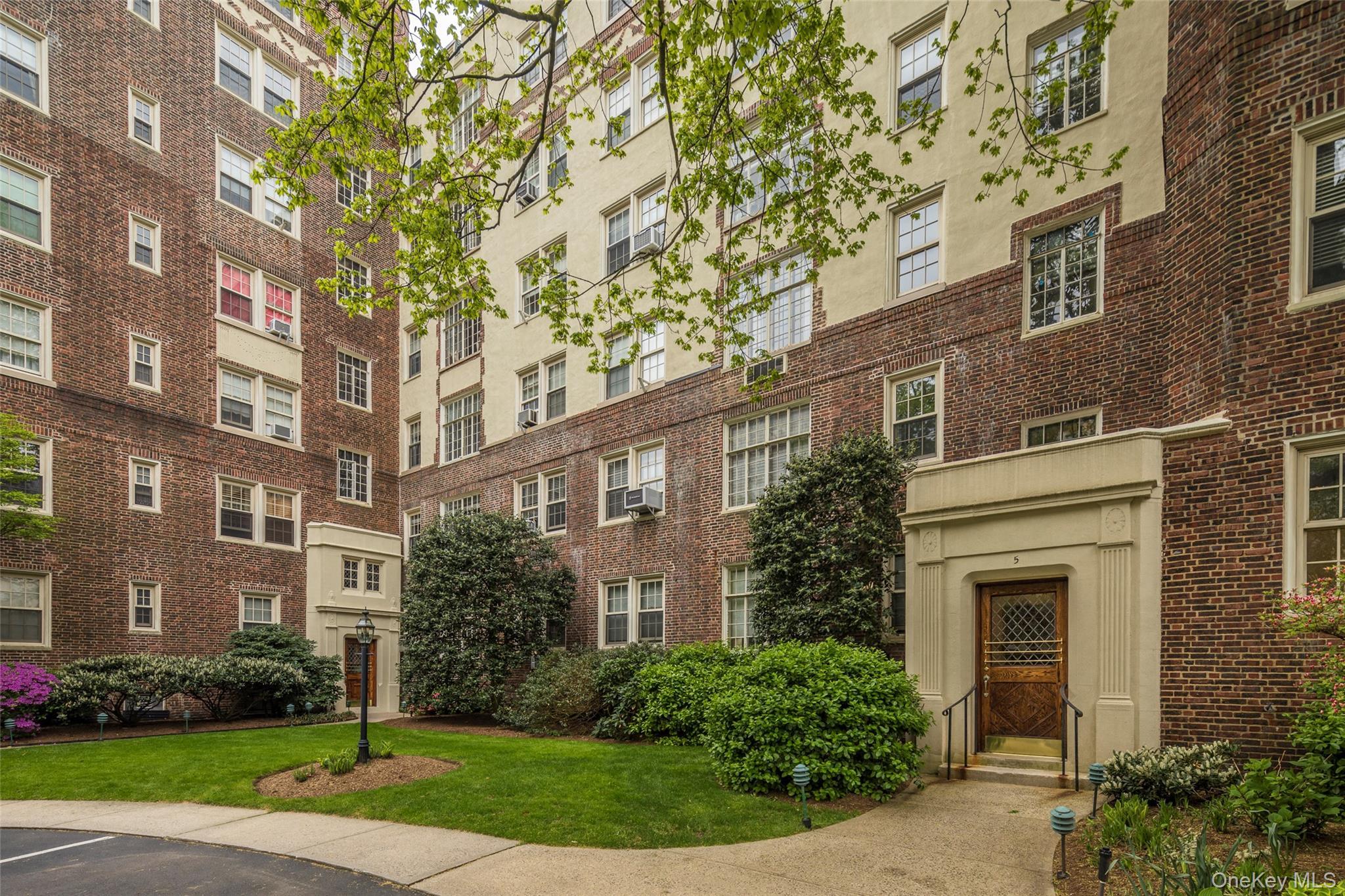 Coop Tanglewylde  Westchester County, NY 10708, MLS-956171-22