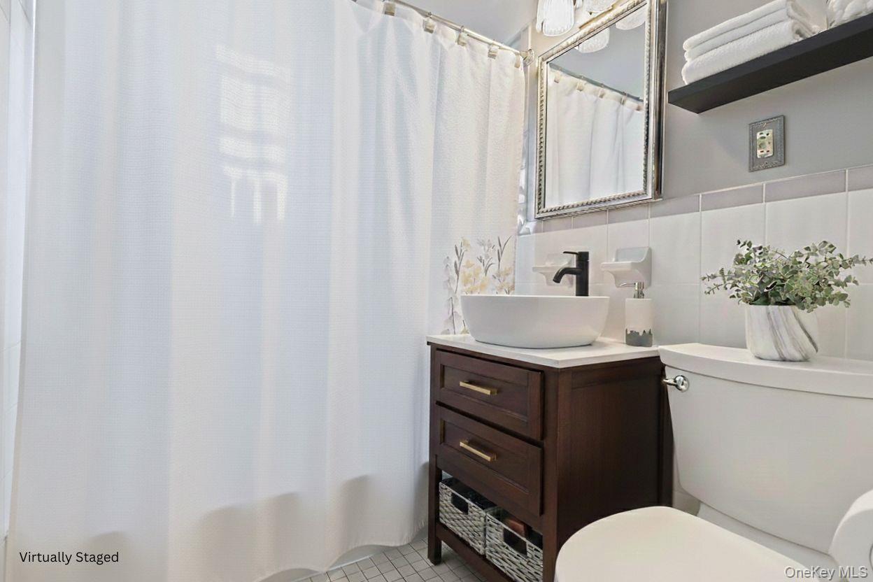 Single Family 80th  Queens, NY 11370, MLS-956196-24