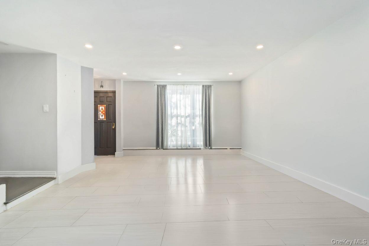 Single Family 80th  Queens, NY 11370, MLS-956196-6