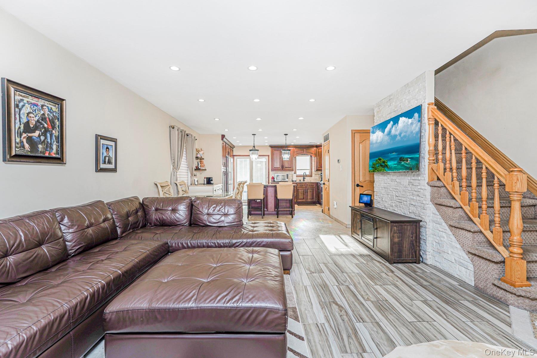 Single Family 70th  Brooklyn, NY 11234, MLS-956230-3