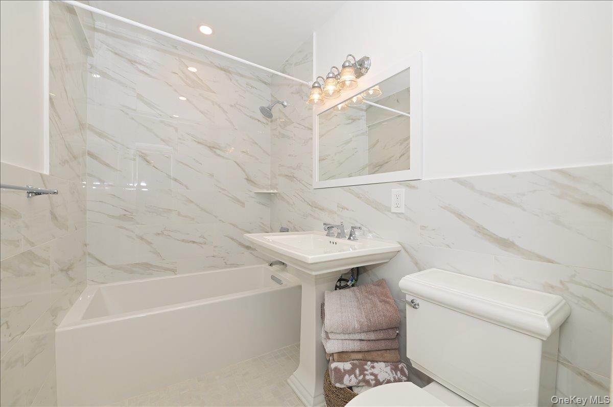 Coop Shore  Nassau County, NY 11023, MLS-956303-21