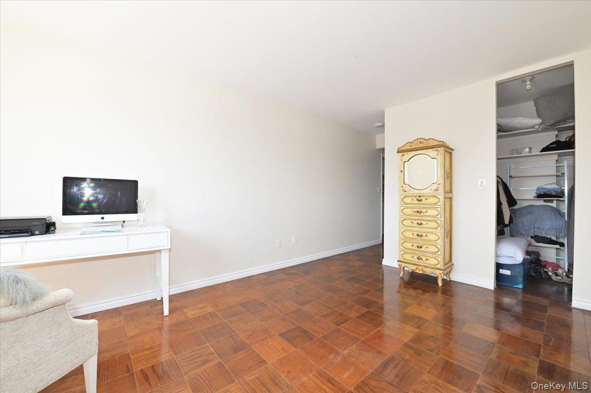 Coop Shore  Nassau County, NY 11023, MLS-956303-24