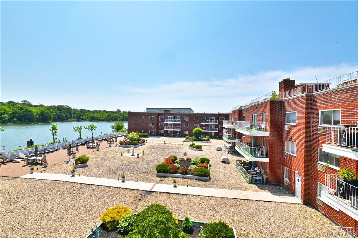 Coop Shore  Nassau County, NY 11023, MLS-956303-27