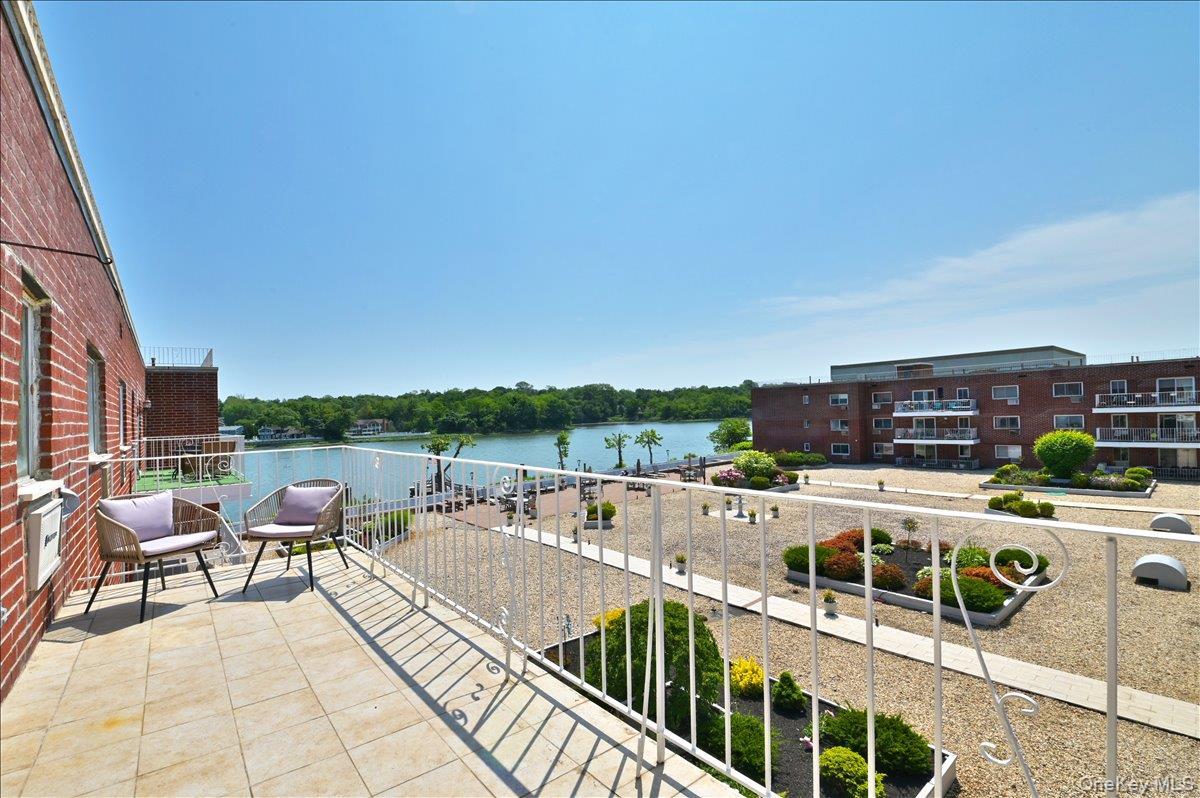 Coop Shore  Nassau County, NY 11023, MLS-956303-28