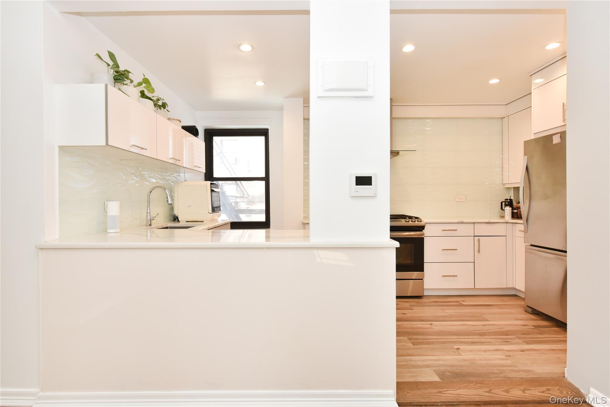 Coop 75th  Queens, NY 11364, MLS-956330-4