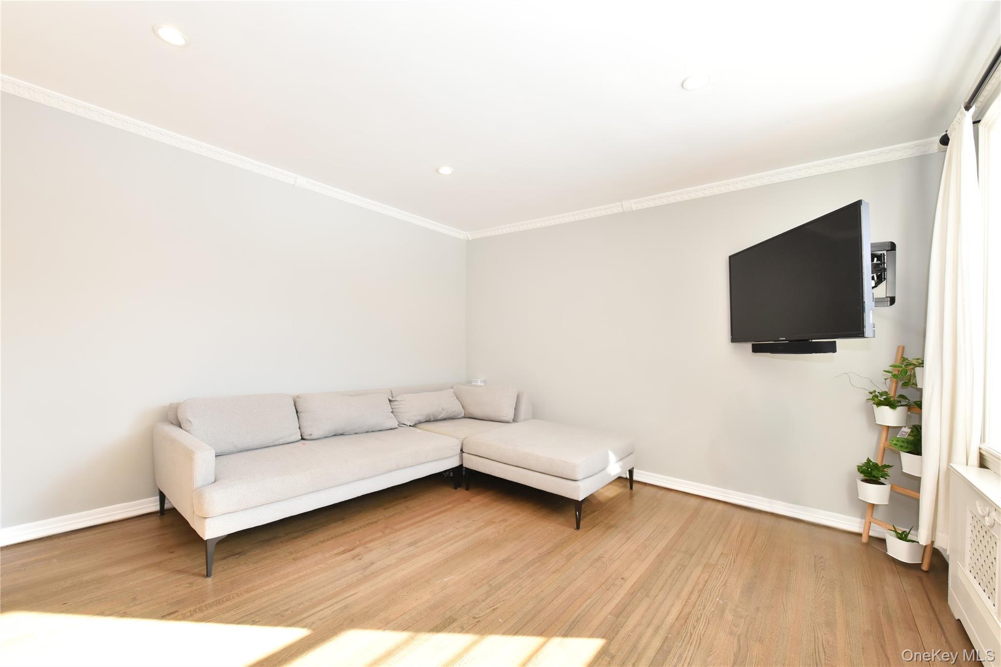 Coop 75th  Queens, NY 11364, MLS-956330-6