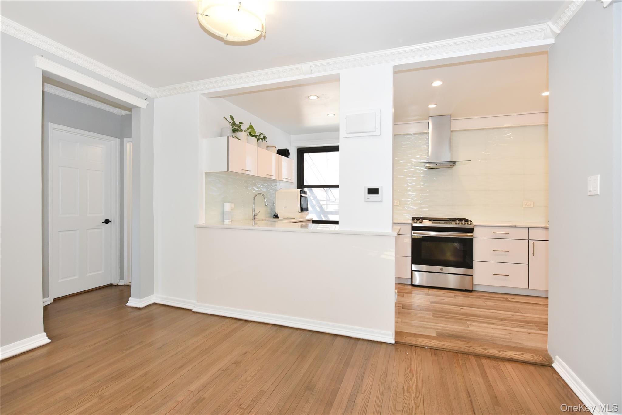 Coop 75th  Queens, NY 11364, MLS-956330-7