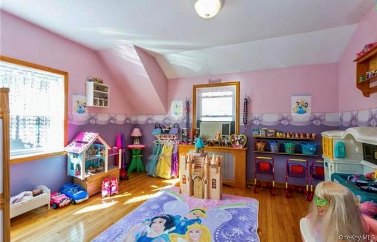 Single Family 195th Bronx, NY 10468, MLS-956334-4