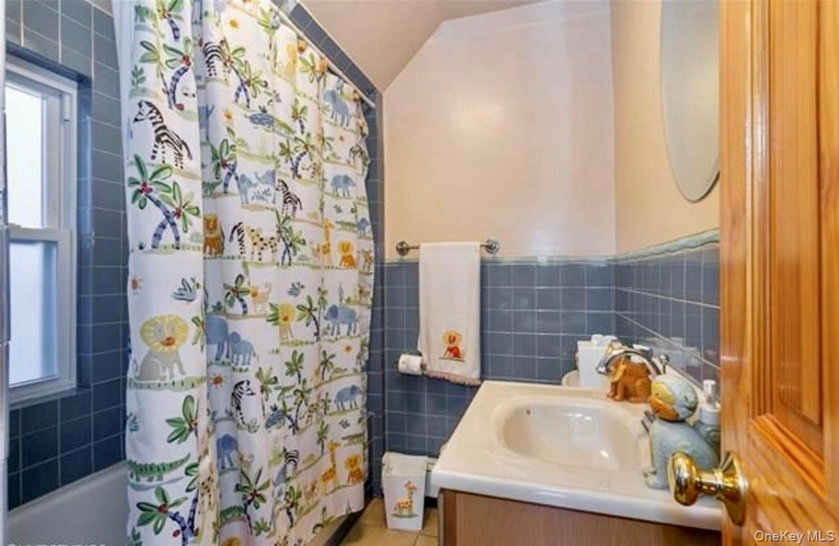 Single Family 195th Bronx, NY 10468, MLS-956334-7