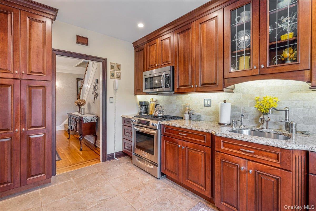 Single Family 166th Queens, NY 11358, MLS-956350-10