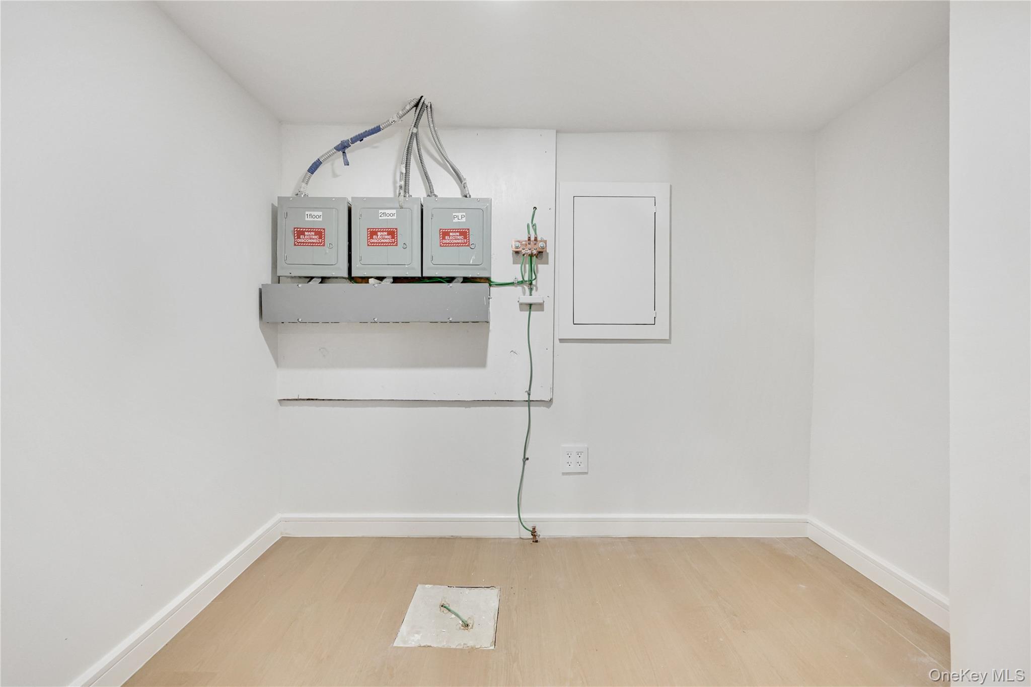 Single Family East 221 Bronx, NY 10469, MLS-956380-17