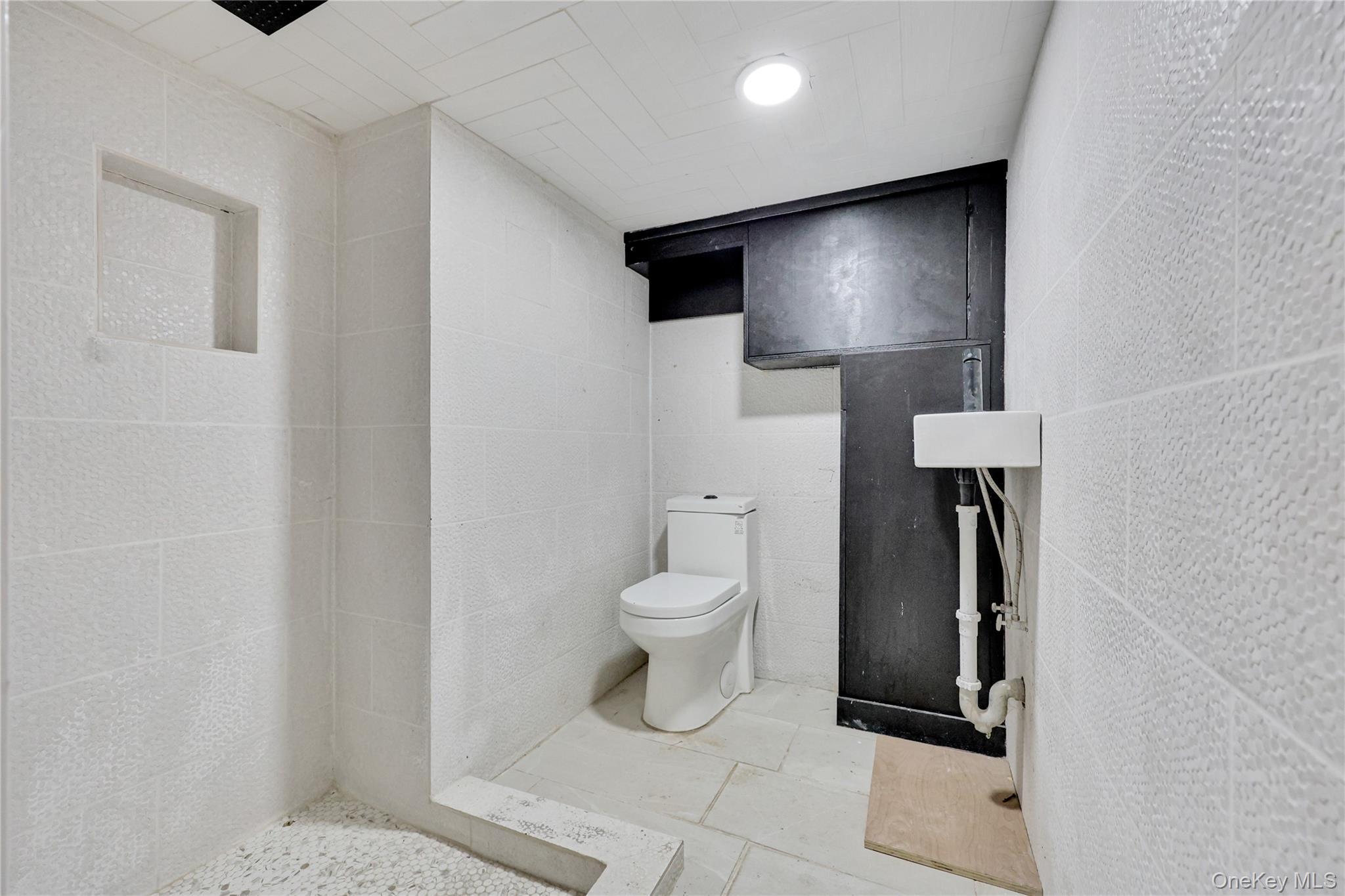 Single Family East 221 Bronx, NY 10469, MLS-956380-18