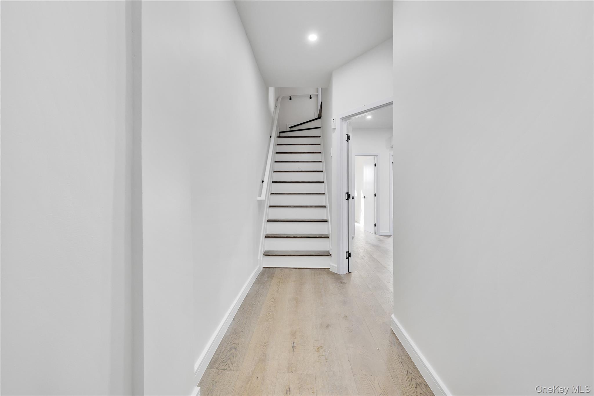 Single Family East 221 Bronx, NY 10469, MLS-956380-2
