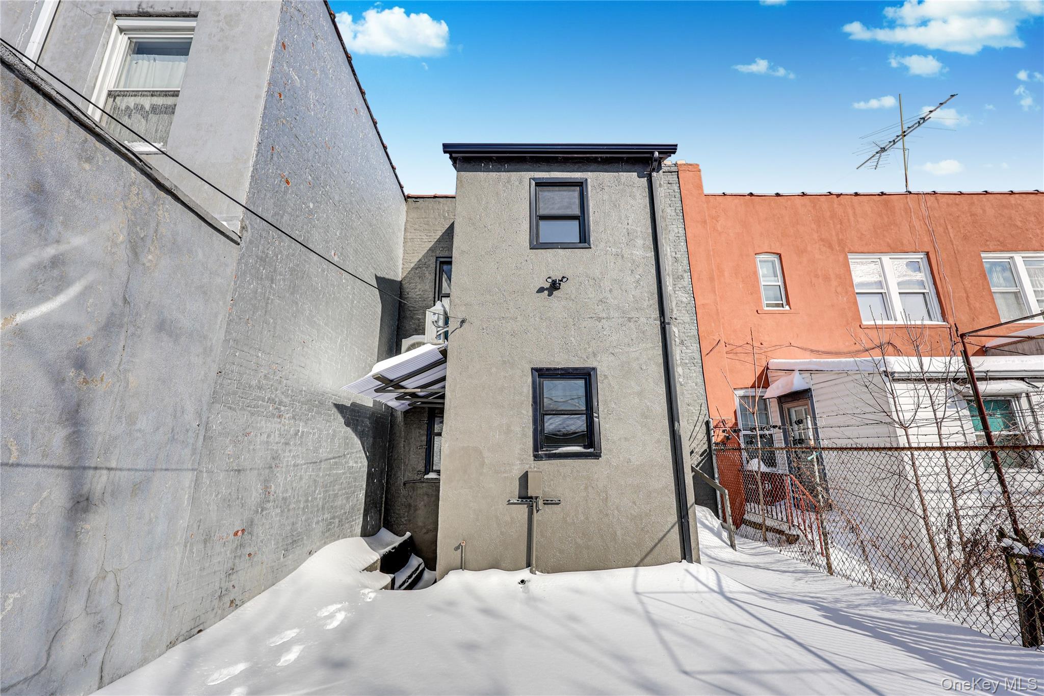 Single Family East 221 Bronx, NY 10469, MLS-956380-20