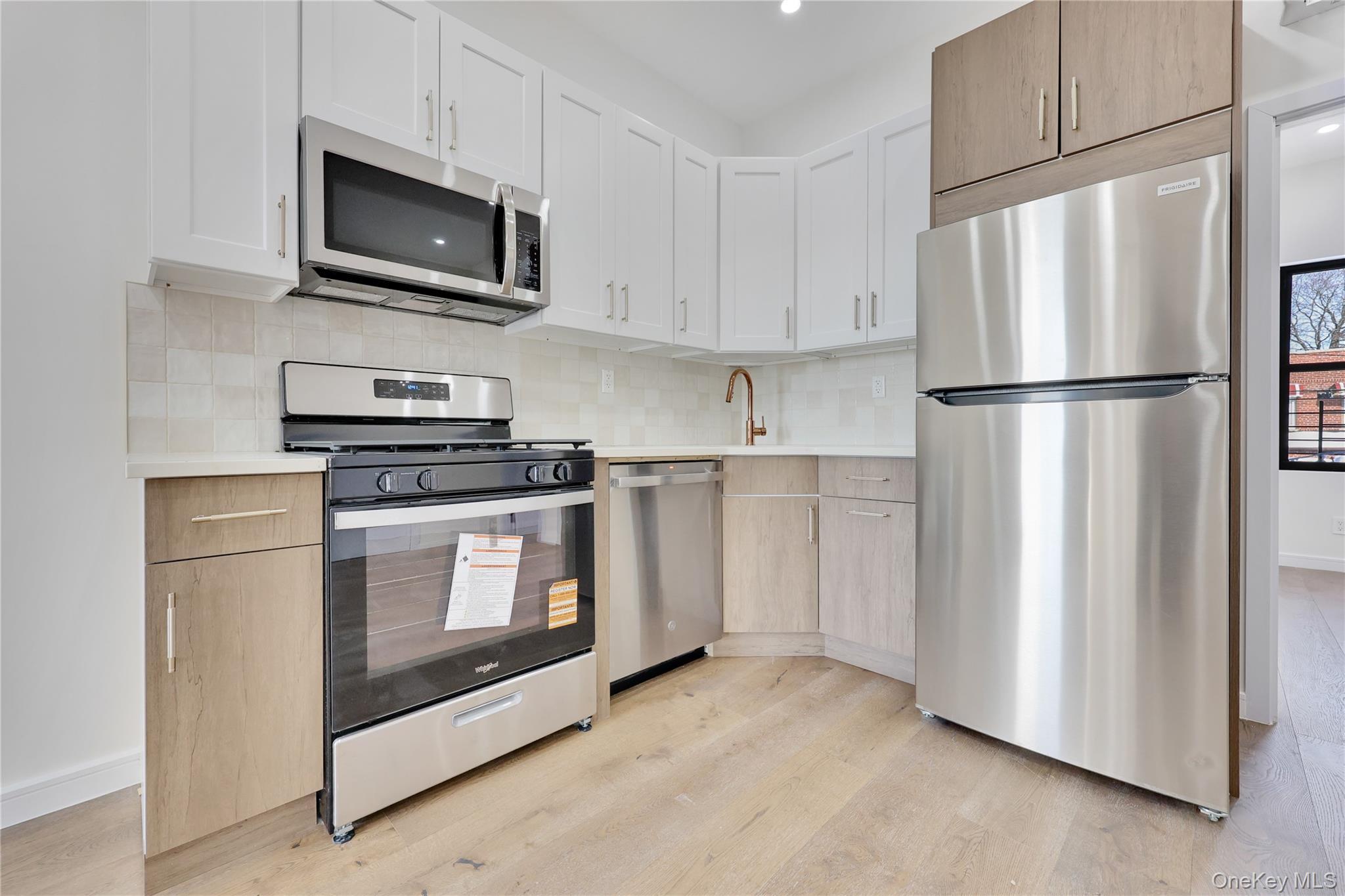 Single Family East 221 Bronx, NY 10469, MLS-956380-24
